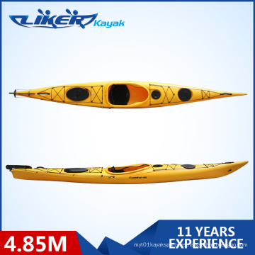 El kayak único del océano de 485cm se sienta en Kayak superior
